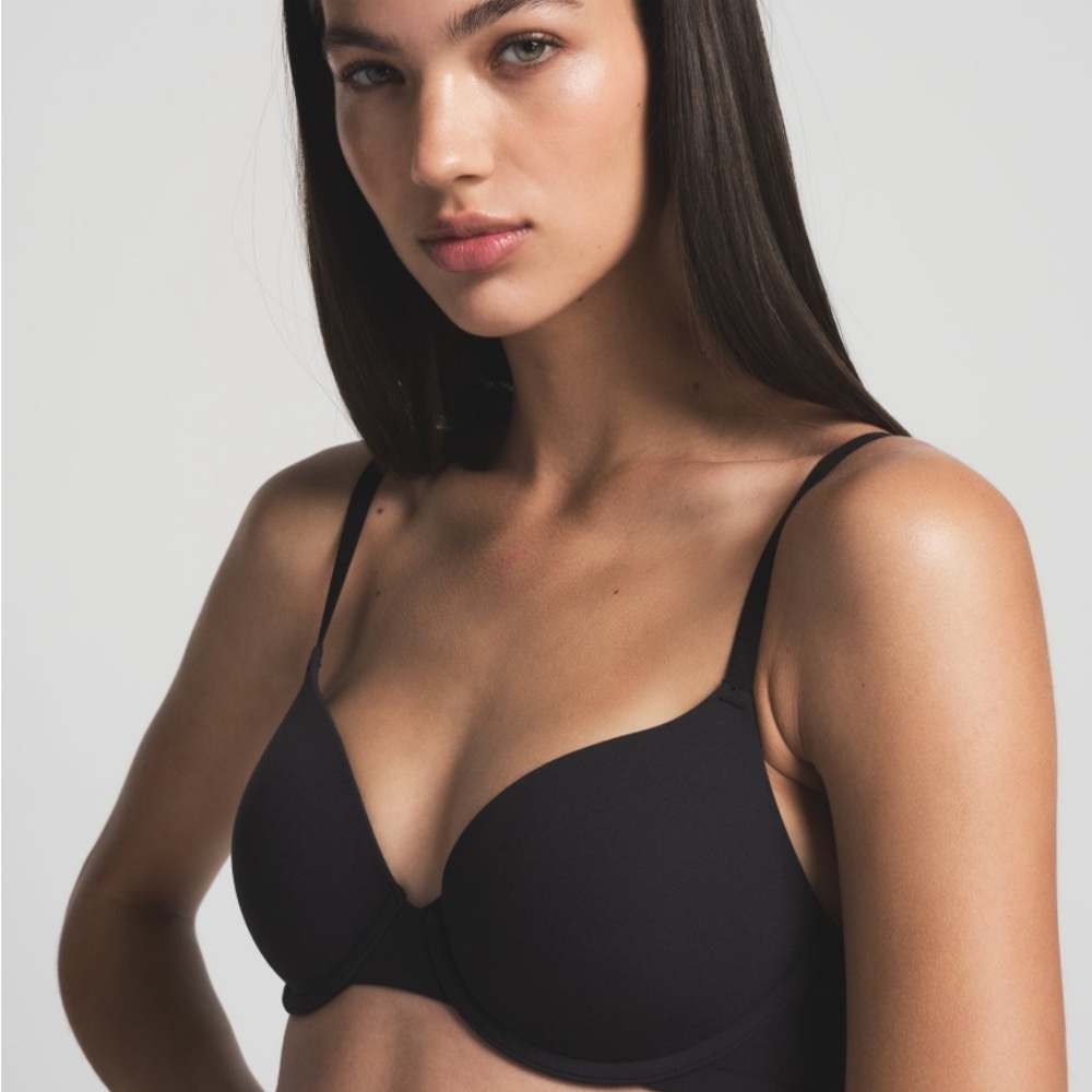 SKIMS fits everybody t shirt bra size 40B
